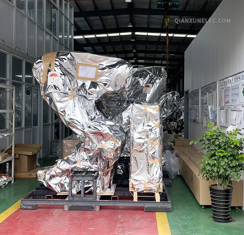 前迅車(chē)間即將發(fā)貨的工業(yè)機(jī)器人