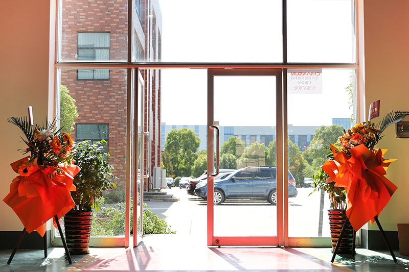 來自不二越(中國)的鮮花與祝福