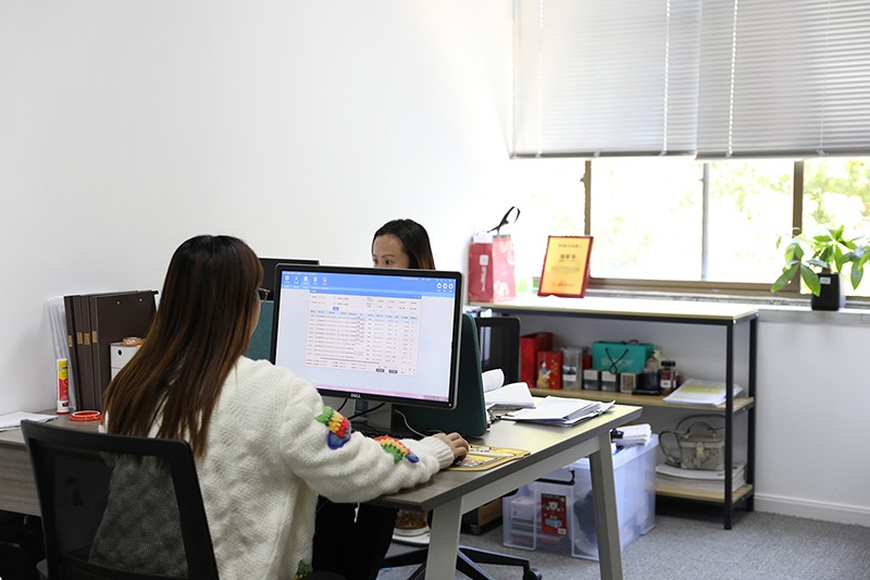 整潔明亮的辦公室-財務部1