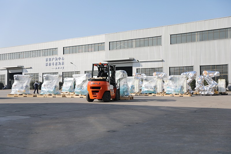 前迅機電工廠 工業(yè)機器人到貨 圖2