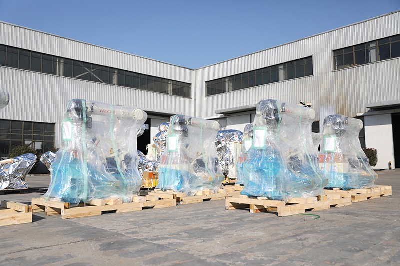 前迅機電工廠的工業(yè)機器人