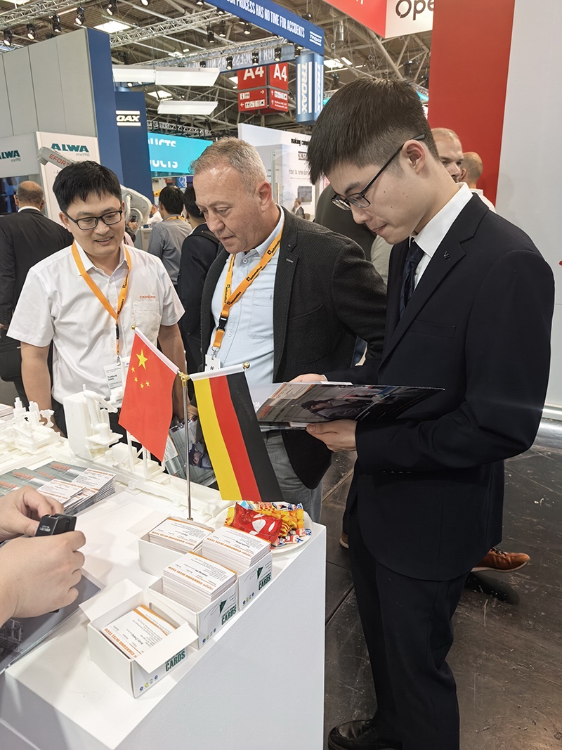 前迅參加慕尼黑機(jī)器人及自動(dòng)化技術(shù)展覽會(huì)2