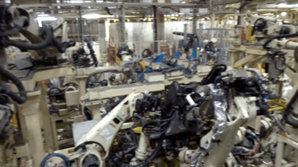 SRA系列機(jī)器人對(duì)汽車(chē)車(chē)身高密度點(diǎn)焊